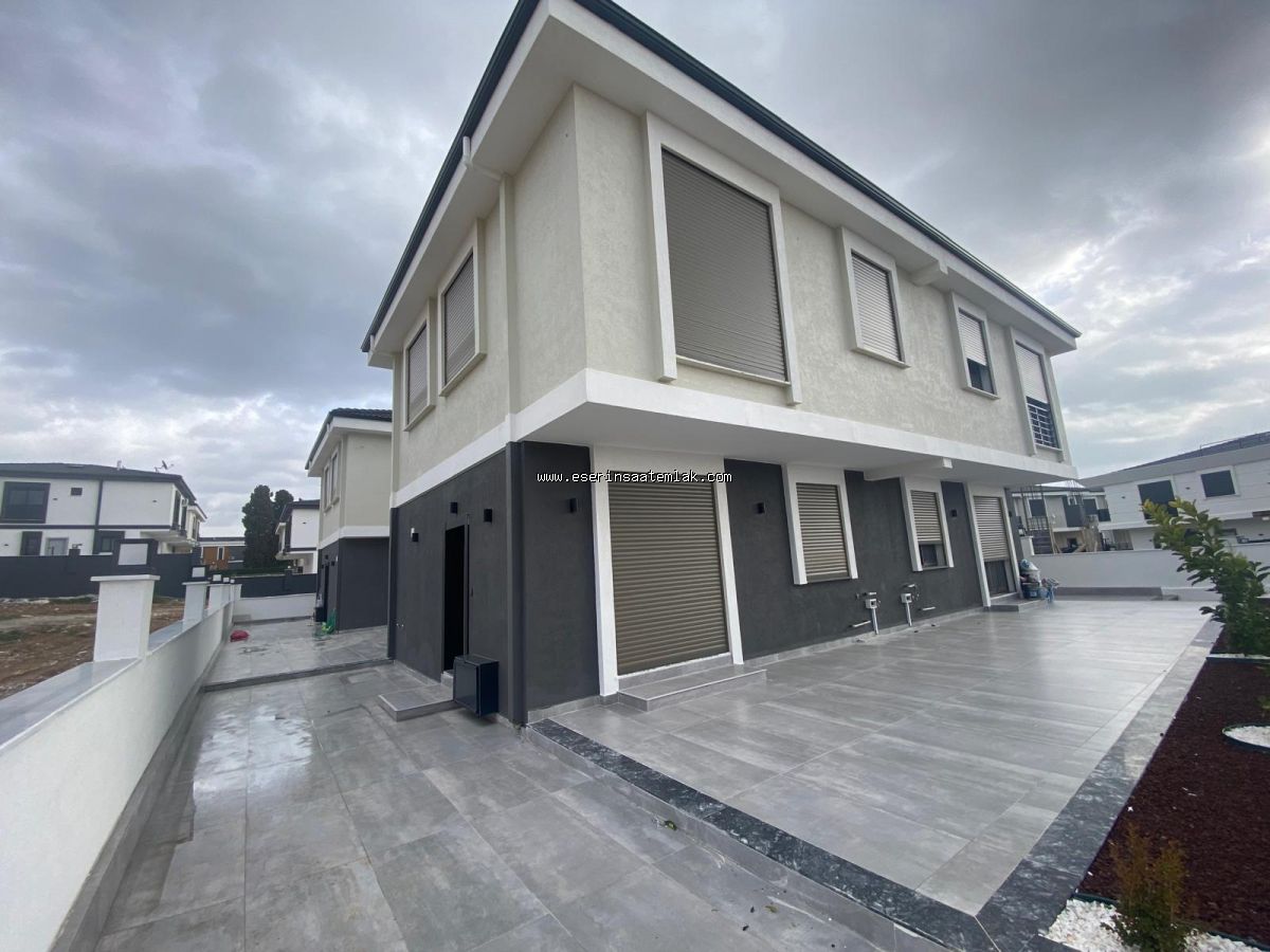 DİDİMDE SATILIK HAVUZLU ÖN CEPHE SIFIR VİLLA